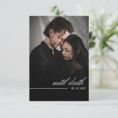 Gothic Halloween Bis zum Tod Foto Hochzeit Save The Date (Stehend Vorderseite)