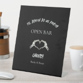 Gothic Halloween Black Wedding Open Bar Sign Sockelschild (In Situ)