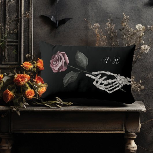 Gothic Halloween Black Wedding Skeleton Hand Rose Lendenkissen