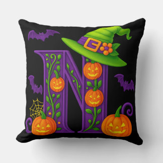 Gothic Letter N Personalisiertes Drehkissen Kissen