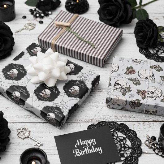 Gothic Light Gray Skulls and Stripes Halloween Geschenkpapier Set