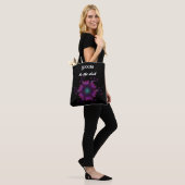 Gothic Lila-Blüten-Dunkle Florale Botanik Tasche (Am Model)