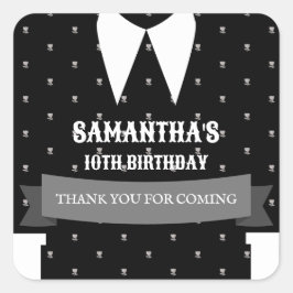 Gothic Little Girl in schwarzem Kleid Geburtstag Quadratischer Aufkleber