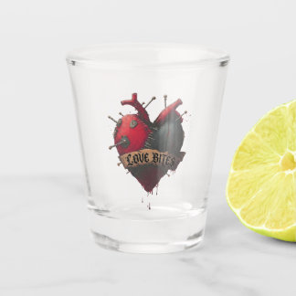 Gothic "Love Bites" Anatomische Herz-Illustration Schnapsglas