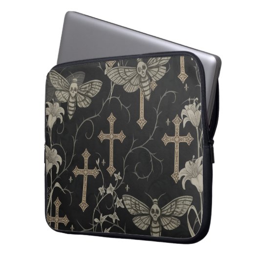 Gothic Moth & Cross Laptop Sleeve (Vorderseite Links)
