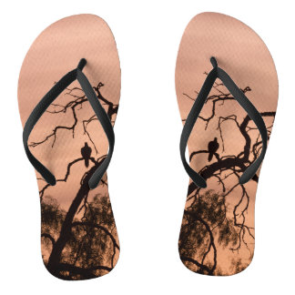 Gothic Pink Nature Silhouette Bird Herbst Badesandalen