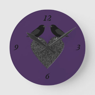 Gothic Ravens und Black Heart Runde Wanduhr