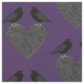 Gothic Ravens und Black Heart Stoff (Nahaufnahme)