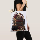 Gothic Reader Literarischer Bücherwurm Schädel und Tasche (Von Nahem)
