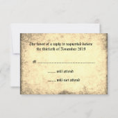 Gothic Red Silk and Gold Skulls Wedding RSVP Karte (Rückseite)