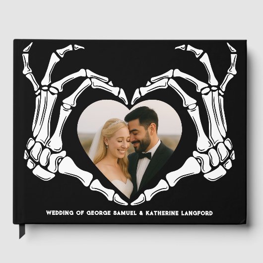 Gothic Romantic Skeleton Hand Halloween Hochzeit Gästebuch (Vorderseite)