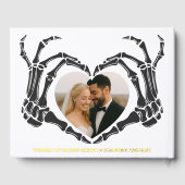Gothic Romantic Skeleton Hand Halloween Hochzeit Gästebuch (Rückseite)