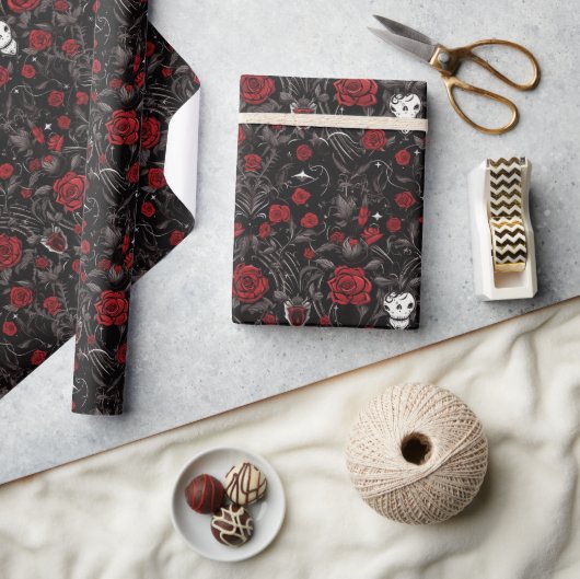 Gothic rote Rosen und Totenköpfe Geschenkpapier (Basteln)