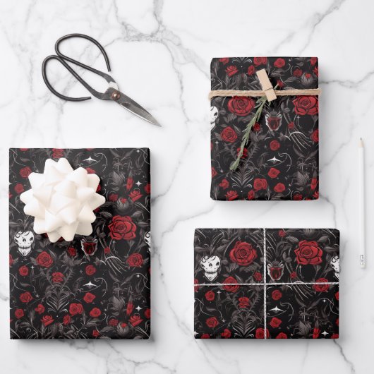 Gothic rote Rosen und Totenköpfe Geschenkpapier Set (Vorderseite)
