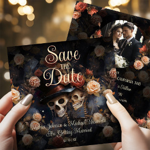 Gothic Save The Date Karte mit küssenden Skeletten