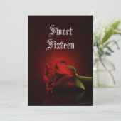 Gothic Single Rote Rose Sweet 16 Einladung (Stehend Vorderseite)