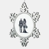 Gothic Skeleton Bride & Groom - Bis zum Tod tun wi Schneeflocken Zinn-Ornament (Rechts)