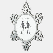 Gothic Skeleton Couple (weiß) Classic Schneeflocken Zinn-Ornament (Rechts)