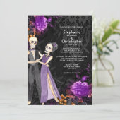 Gothic Skeleton Lila Floral Halloween Hochzeit Einladung (Stehend Vorderseite)