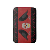 Gothic Skull and Guardian Ravens Halloween Badematte (Vorderseite Vertikal)