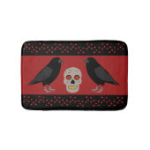Gothic Skull and Guardian Ravens Halloween Badematte (Vorderseite)