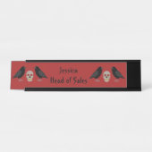 Gothic Skull and Guardian Ravens Halloween Custom Schreibtischnamensplakette (Vorderseite )