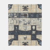 Gothic Skull & Bat Denim Collage Fleecedecke (Vorderseite)