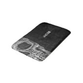 Gothic Skull Head Schwarz und Weiß Custom Badematte (Schrägansicht)