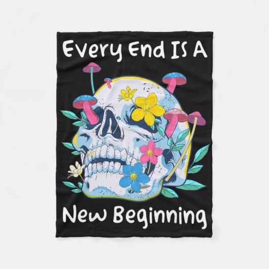 Gothic Skull Mushroom Flowers Every End Is A New B Fleecedecke (Vorderseite)