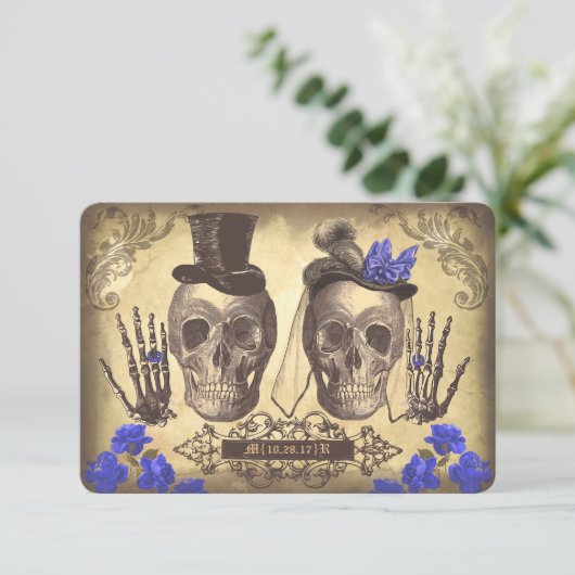Gothic Skulls Day of the Dead Wedding RSVP cards (Stehend Vorderseite)
