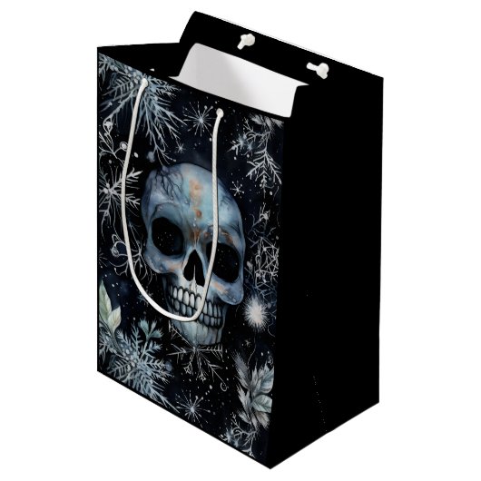 Gothic Spooky Christmas Skull Mittlere Geschenktüte (Vorderseite Schrägansicht)