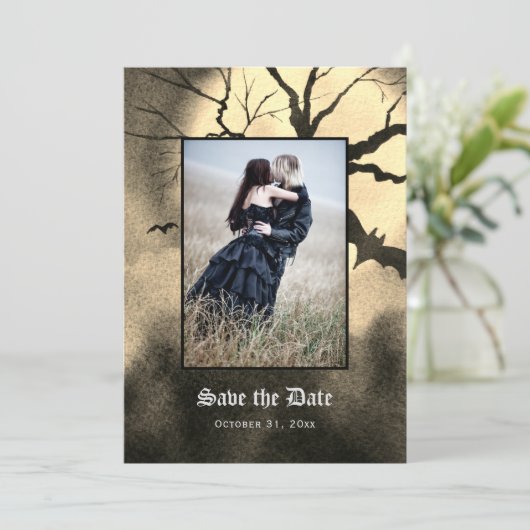 Gothic Spooky Foto Save the Date (Stehend Vorderseite)