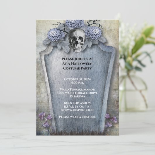 Gothic Spooky Skeleton Halloween-Party Einladung (Stehend Vorderseite)