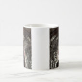 Gothic Steampunk Fallen Angel AI Art Verwandlungstasse (Mittel)