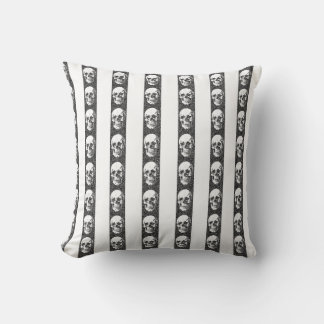 Gothic striped pattern with skulls kissen