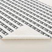 Gothic striped pattern with skulls sherpadecke (3/4)