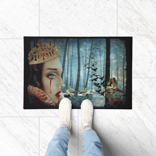 Gothic Surreal Unique Collage Sad Queen of Hearts Fußmatte (Indoor)