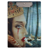 Gothic Surreal Unique Collage Sad Queen of Hearts Klemmbrett (Vorderseite)