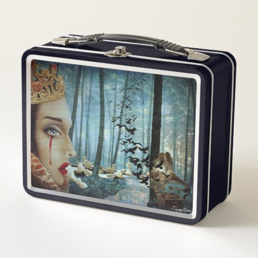 Gothic Surreal Unique Collage Sad Queen of Hearts Metall Brotdose (Vorderseite)