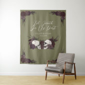 Gothic Til Death Olivgrüner Blumen-Schädel Wandteppich (Beispiel)