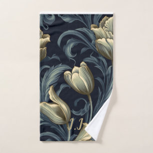 Gothic Tulips Floral Monogram Pickleball Handtuch