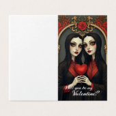 Gothic-Valentinszwillinge mit rotem Herzen (Außenseite Aufgefaltet)