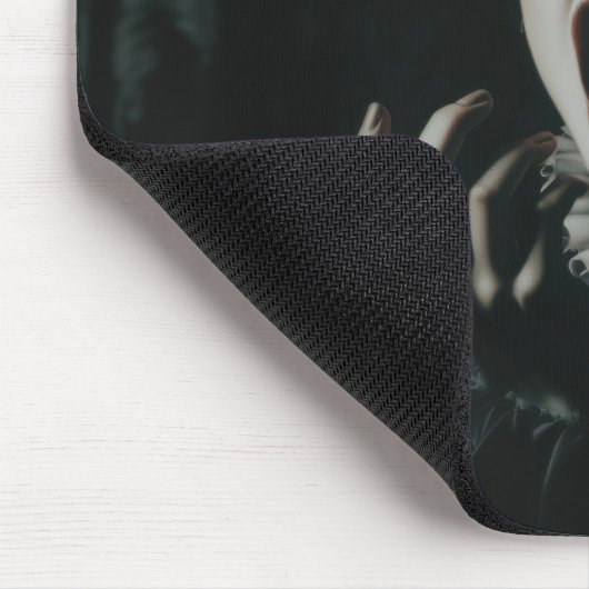 Gothic Vampire Queen Mouse Pad – Dark Fantasy Desk Mousepad (Ecke)