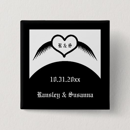Gothic Wedding Flügelherz Mit Monogramm Button (Vorderseite)