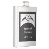 Gothic Wedding Flügelherz Mit Monogramm Flachmann (Rechts)