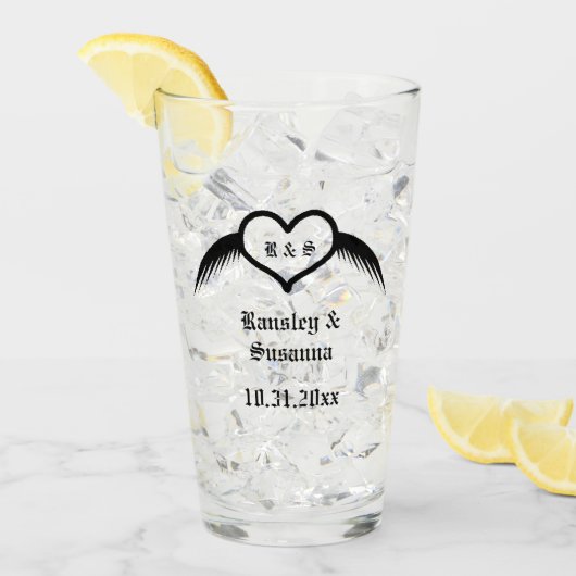 Gothic Wedding Flügelherz Mit Monogramm Glas (Vorderseite Ice)