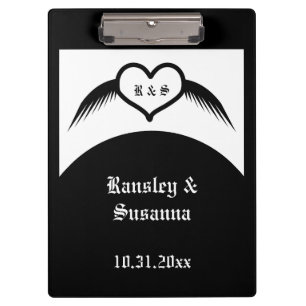 Gothic Wedding Flügelherz Mit Monogramm Klemmbrett