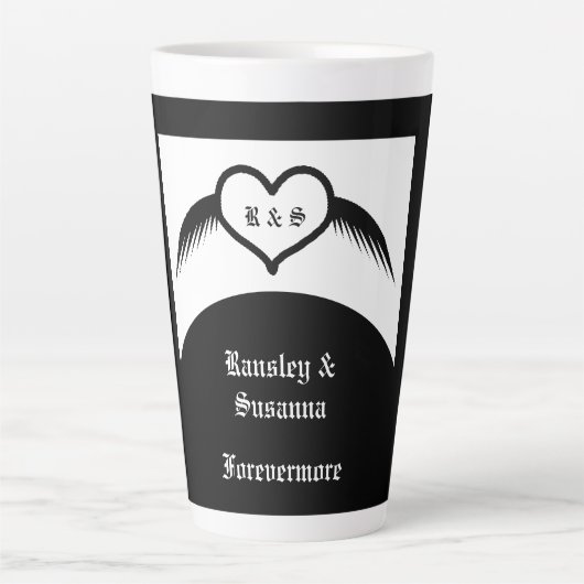 Gothic Wedding Flügelherz Mit Monogramm Milchtasse (Vorderseite)