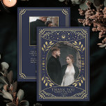 Gothic Wedding Gold Navy Vintag Tarot Dankeskarte<br><div class="desc">Sag 'Danke' mit einer Touch dunkler Magie! Diese gotischen, witzigen Hochzeitskarten sind mit Vintagen Tarot-Karten inspiriert, die mit strahlenden Golddetails, einem Foto des Paares und einem blauen Hintergrund versehen sind. Ideal, um Ihre Dankbarkeit im Stil zu teilen. Bestellen & lass Ihrer Liebe Geschichte verzaubern alle! Bitte beachten Sie, dass das...</div>