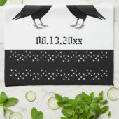 Gothic Wedding Kissing Ravens Custom Geschirrtuch (Gefaltet)